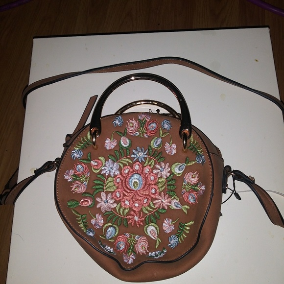 Purse - Picture 1 of 2